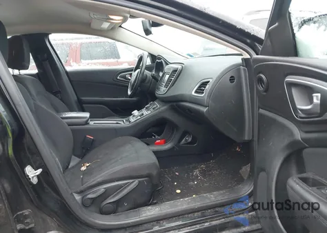 2015 Chrysler 200 Limited из США, поврежденный, VIN 1C3CCCAB9FN644943